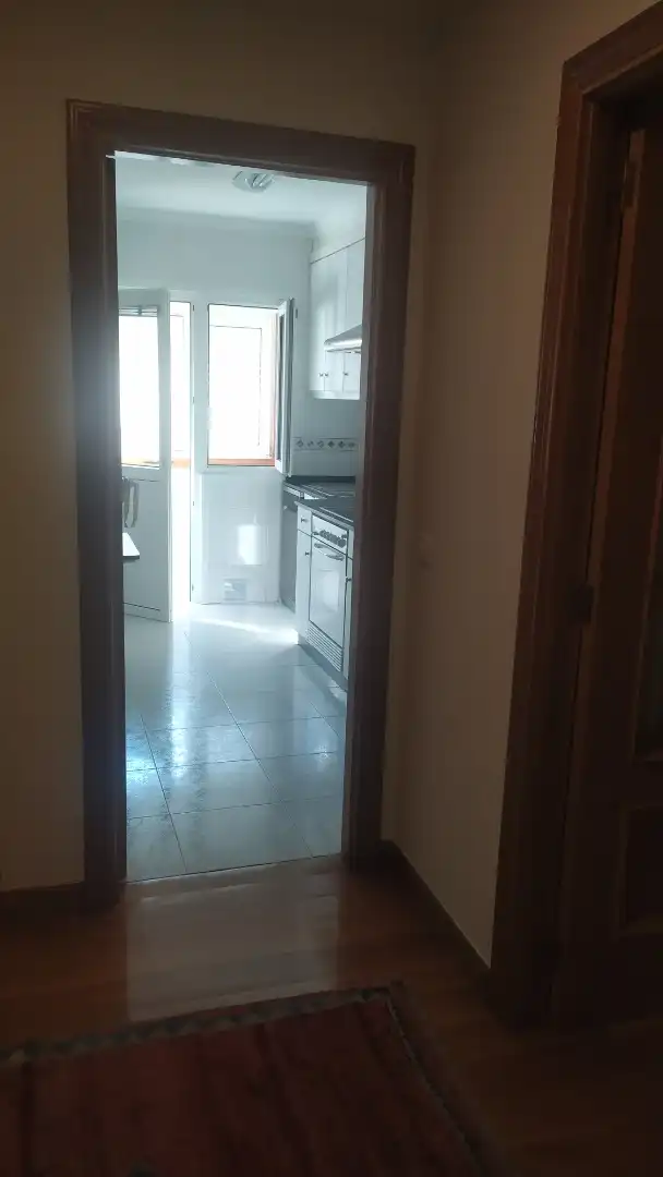 Flat for rent in Rúa Castelao, 9, Zona de Plaza de Barcelos Kitchen of Flat for rent in Pontevedra Capital with Heating, Parquet flooring and Furnished