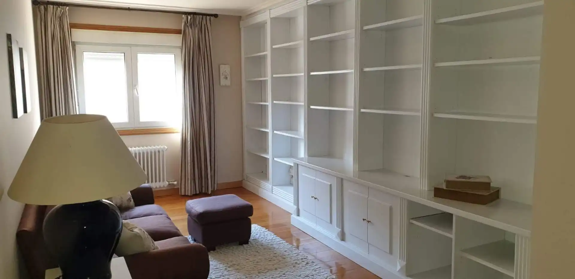 Flat for rent in Rúa Castelao, 9, Zona de Plaza de Barcelos Living room of Flat for rent in Pontevedra Capital with Heating, Parquet flooring and Furnished
