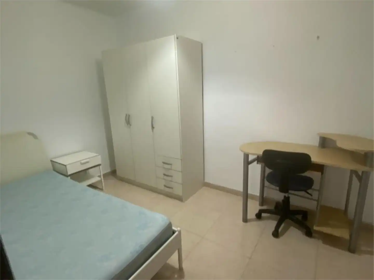 Piso de alquiler en Calle Padre Méndez Casariego, 24, San Carlos - San José Habitación de Piso de alquiler en Sevilla con Terraza, Trastero y Amueblado