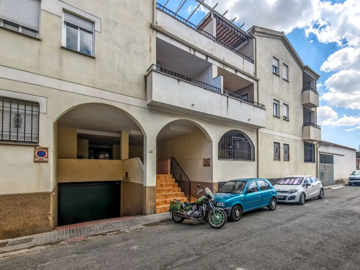Vista exterior de Piso en venta en Las Gabias con Balcón
