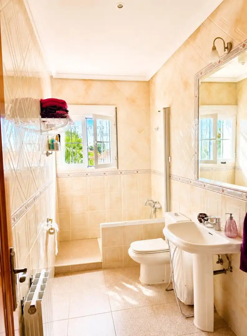 Piso en venta en Calle Victoria, 192, Pepino Baño de Piso en venta en Pepino con Aire acondicionado, Calefacción y Jardín privado