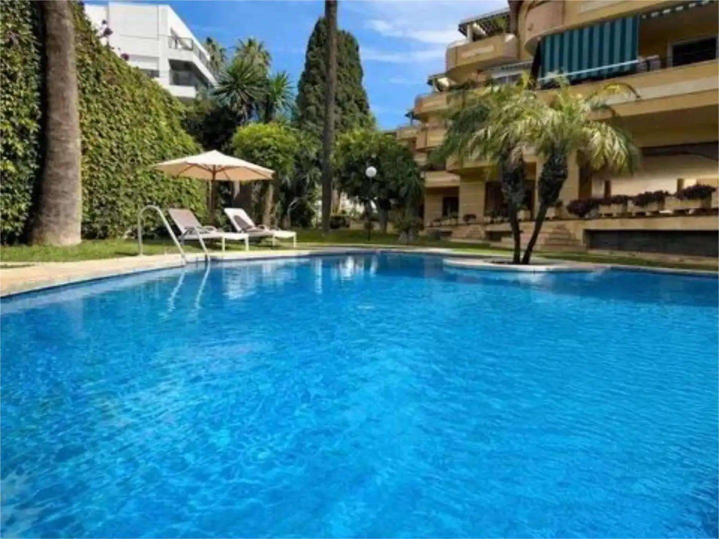 Pis de lloguer a Calle Bolivia, 159, Pedregalejo - Morlaco Piscina de Pis de lloguer en Málaga amb Aire condicionat, Calefacció i Terrassa