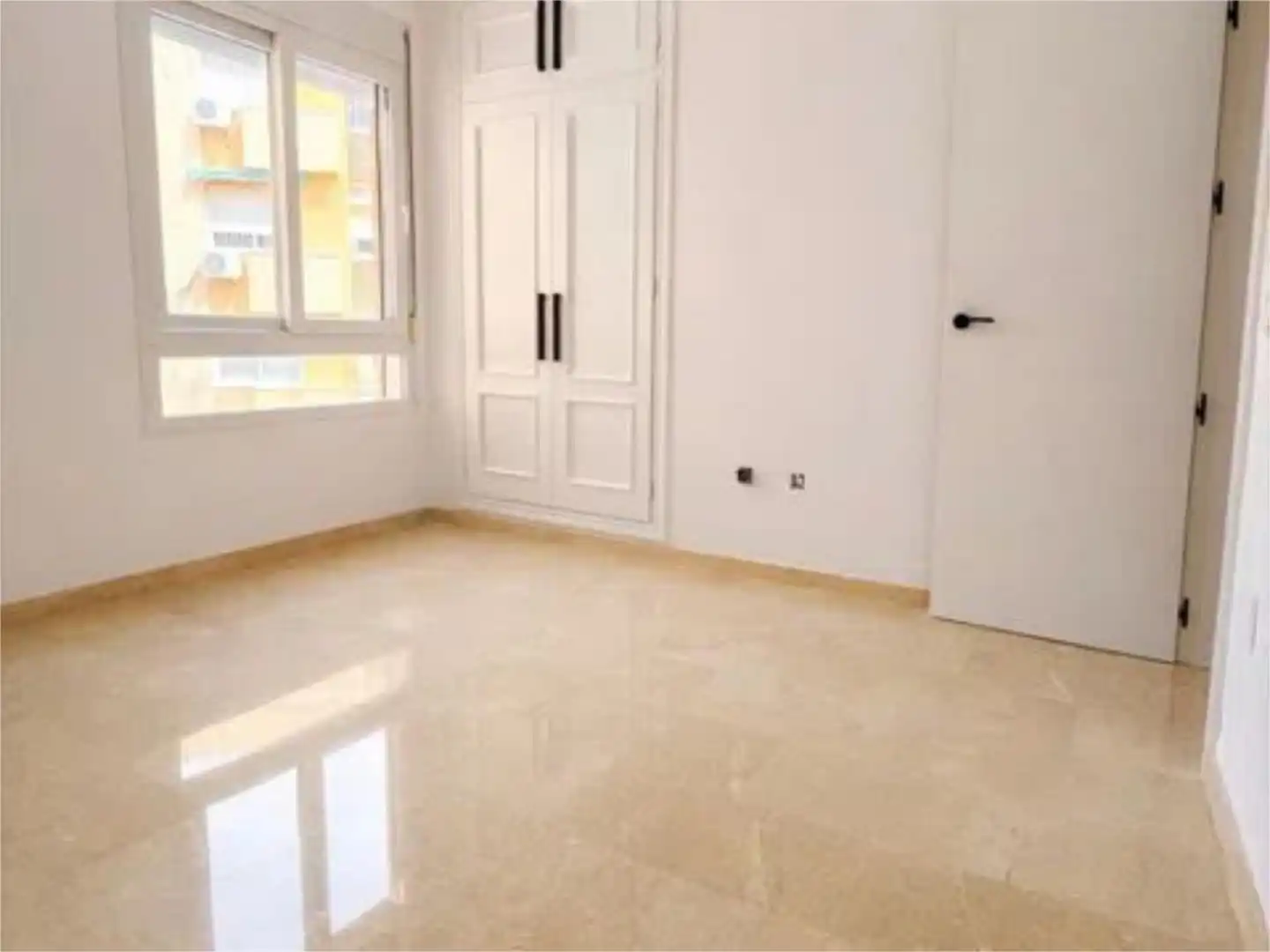 Pis de lloguer a Calle Bolivia, 159, Pedregalejo - Morlaco Dormitori de Pis de lloguer en Málaga amb Aire condicionat, Calefacció i Terrassa