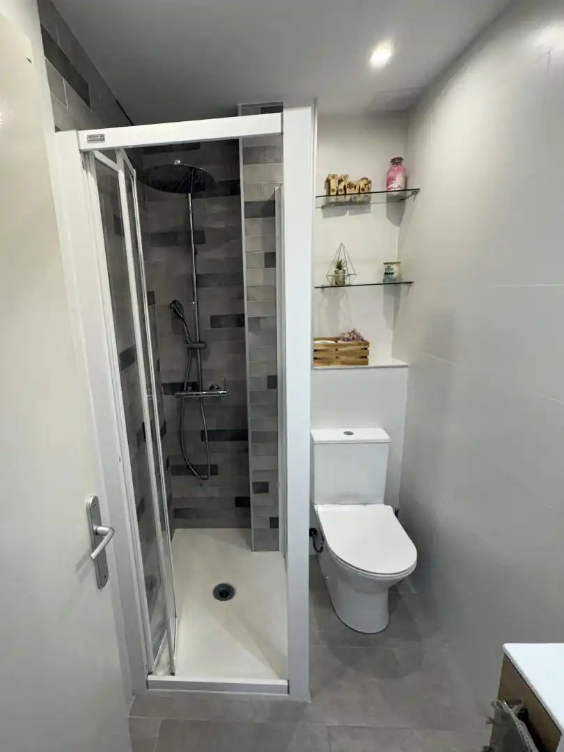 Piso en venta en Carrer d'Antoni Maria Alcover, 52, Camp d'en Serralta Baño de Piso en venta en Palma de Mallorca con Aire acondicionado, Parquet y Amueblado