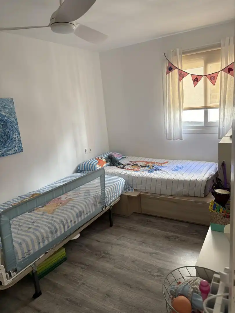 Piso en venta en Carrer d'Antoni Maria Alcover, 52, Camp d'en Serralta Habitación de Piso en venta en Palma de Mallorca con Aire acondicionado, Parquet y Amueblado