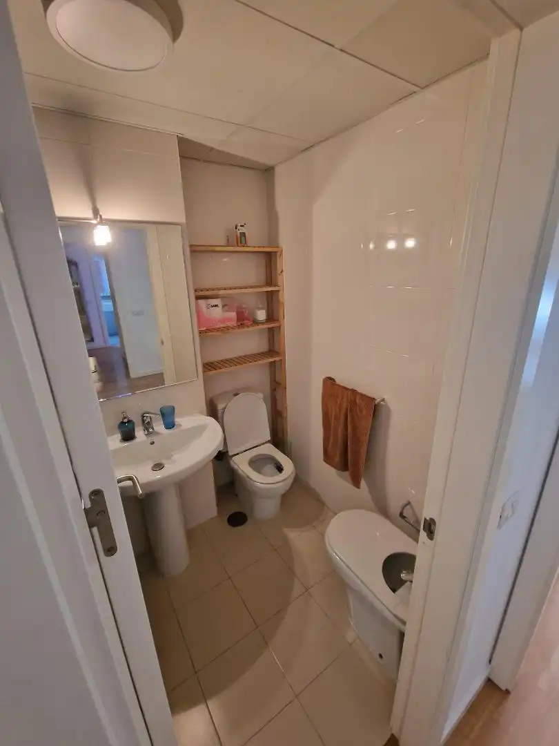 Bathroom of Flat for rent in Mairena del Aljarafe  with Heating, Private garden and Parquet flooring