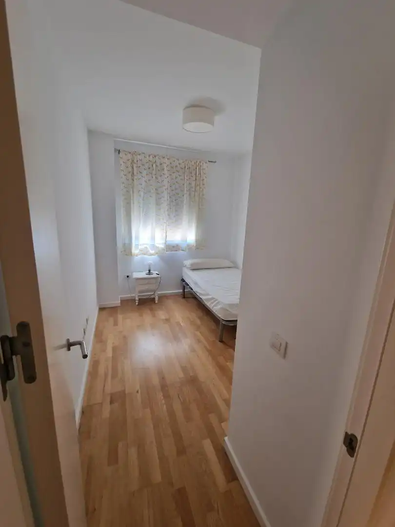 Bedroom of Flat for rent in Mairena del Aljarafe  with Heating, Private garden and Parquet flooring