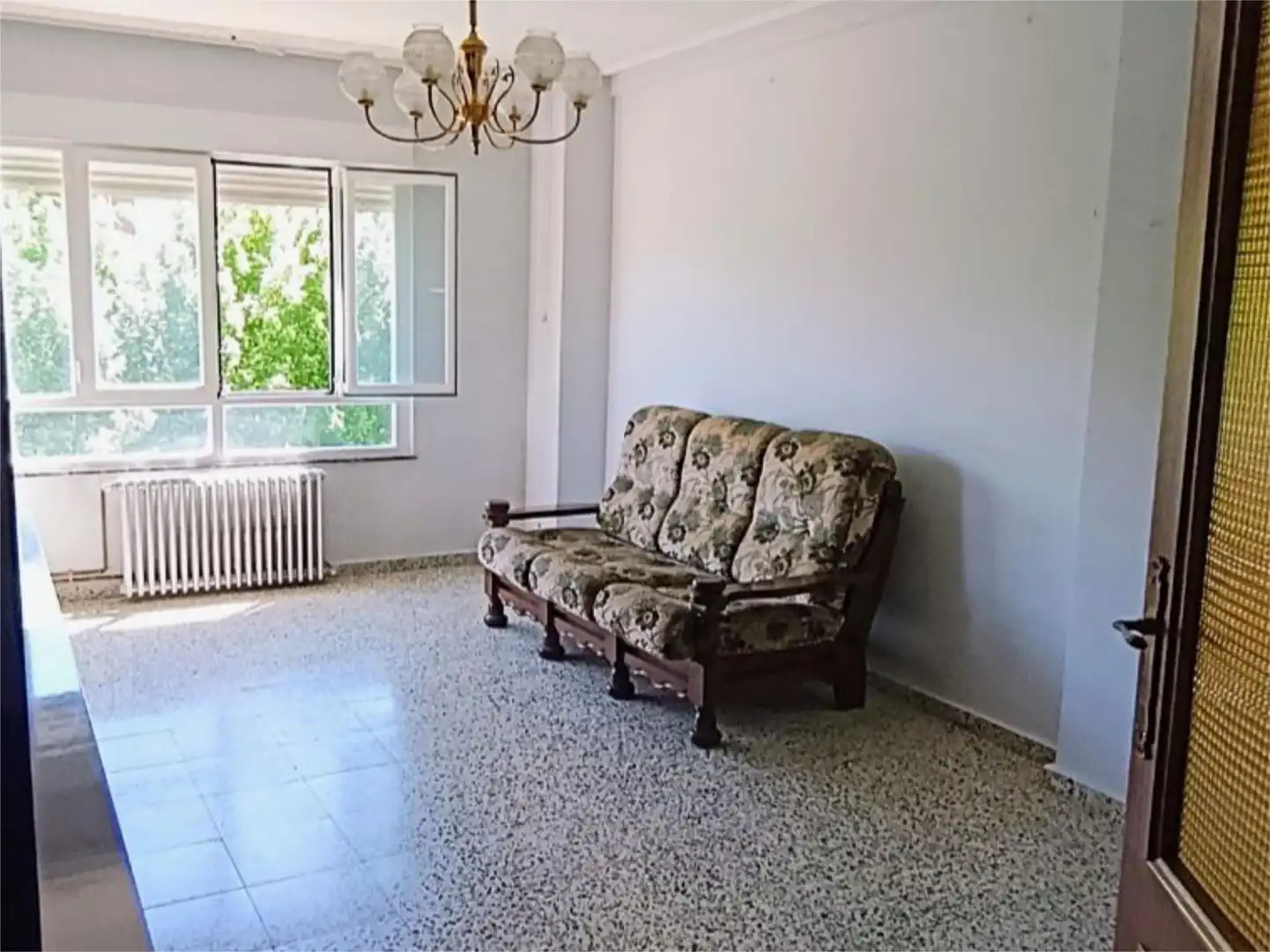 Piso en venta en Calle Primero de Mayo, 1, San José Obrero Sala de estar de Piso en venta en Zamora Capital con Calefacción, Terraza y Trastero