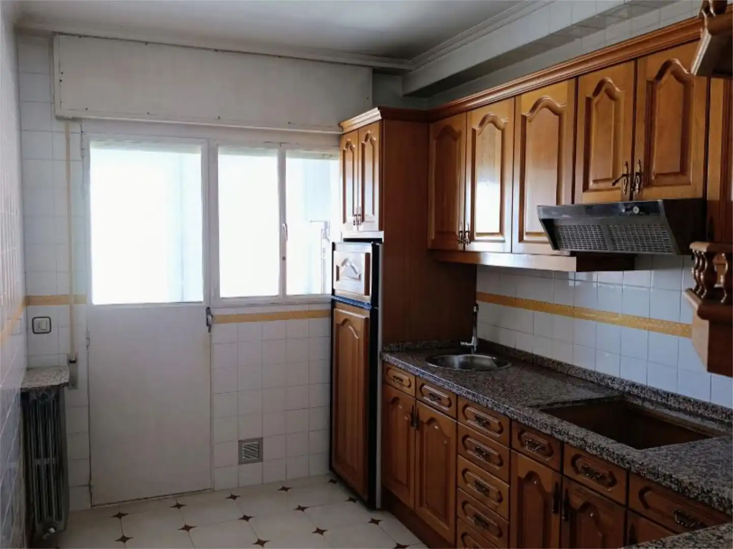 Piso en venta en Calle Primero de Mayo, 1, San José Obrero Cocina de Piso en venta en Zamora Capital con Calefacción, Terraza y Trastero