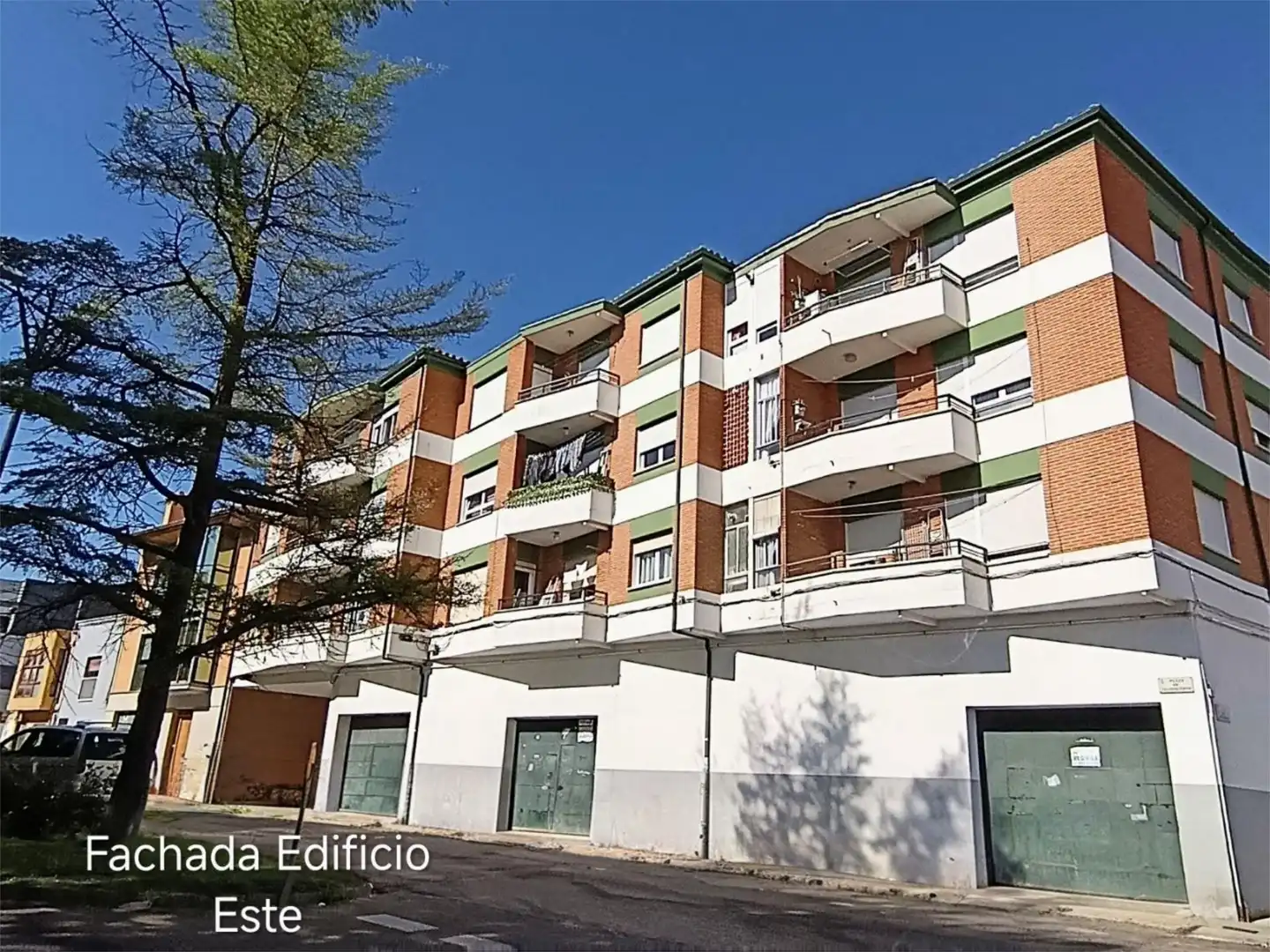 Piso en venta en Calle Primero de Mayo, 1, San José Obrero Vista exterior de Piso en venta en Zamora Capital con Calefacción, Terraza y Trastero