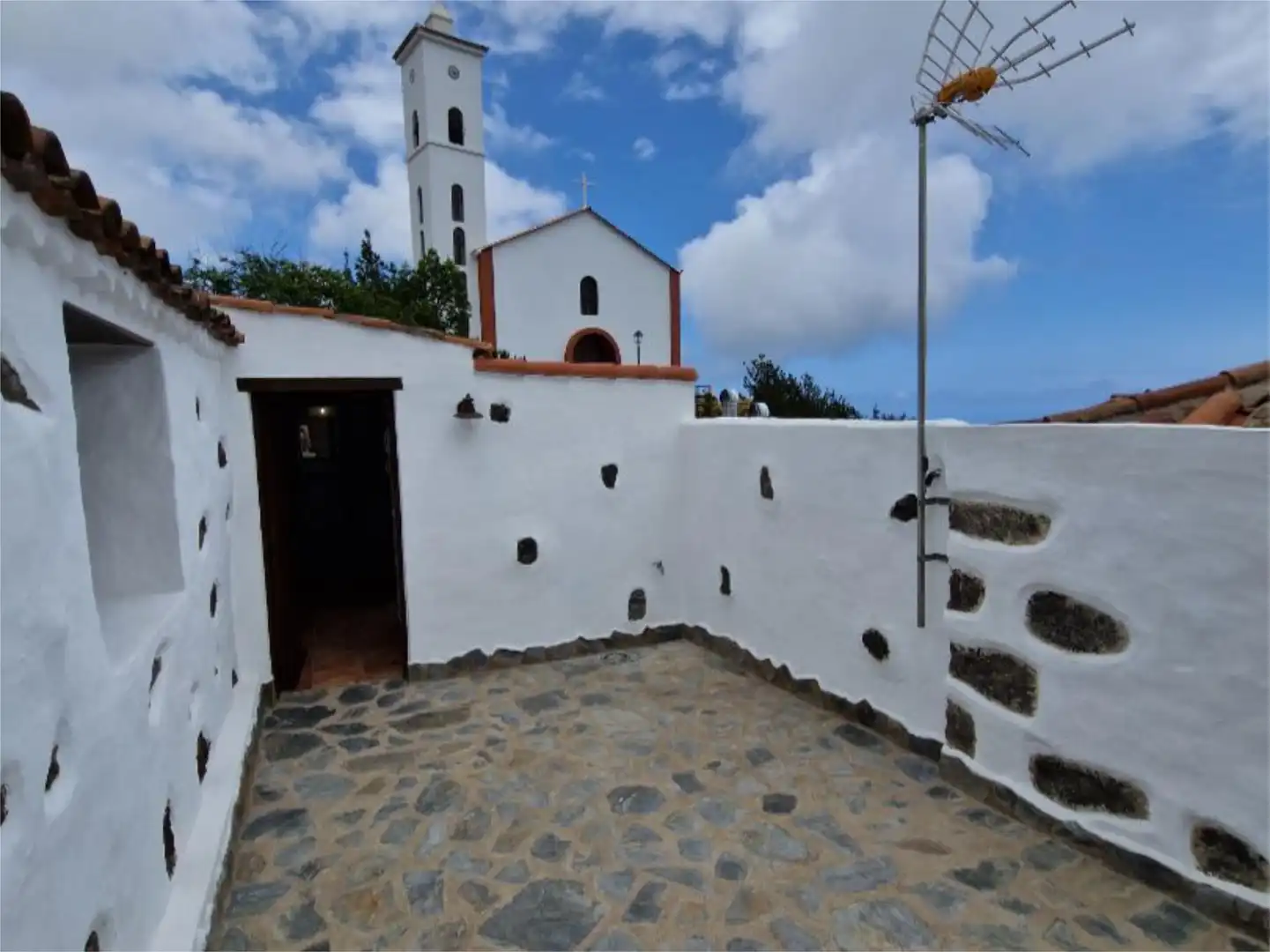 Vista exterior de Casa o xalet en venda en Icod de los Vinos amb Terrassa
