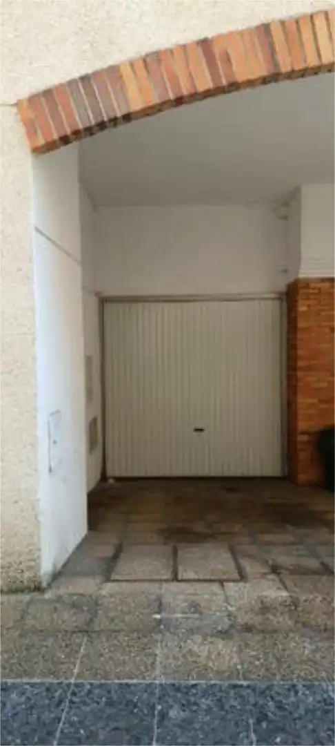 Casa adosada en venda a Peñacastillo - Nueva Montaña Aparcament de Casa adosada en venda en Santander
