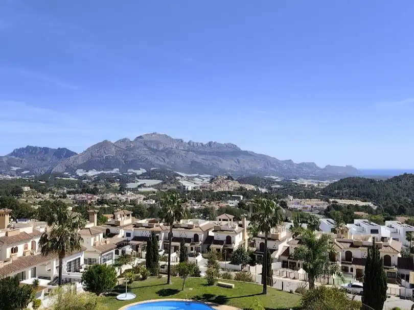 Vista exterior de Pis en venda en Polop amb Aire condicionat, Calefacció i Jardí privat