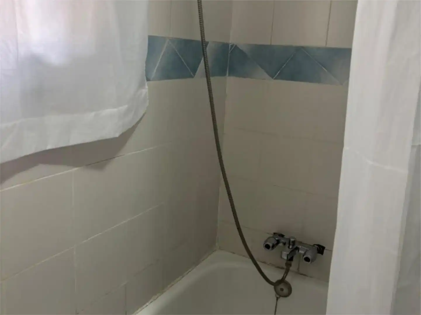 Piso en venta en Osuna Baño de Piso en venta en Osuna con Aire acondicionado, Jardín privado y Piscina