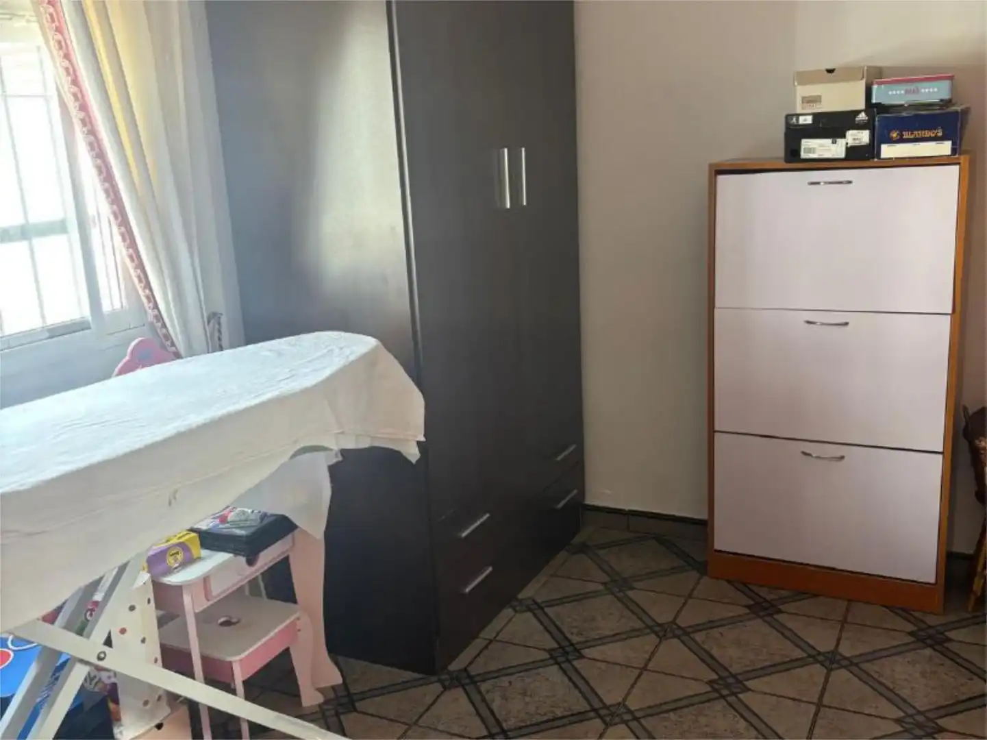 Piso en venta en Osuna Habitación de Piso en venta en Osuna con Aire acondicionado, Jardín privado y Piscina