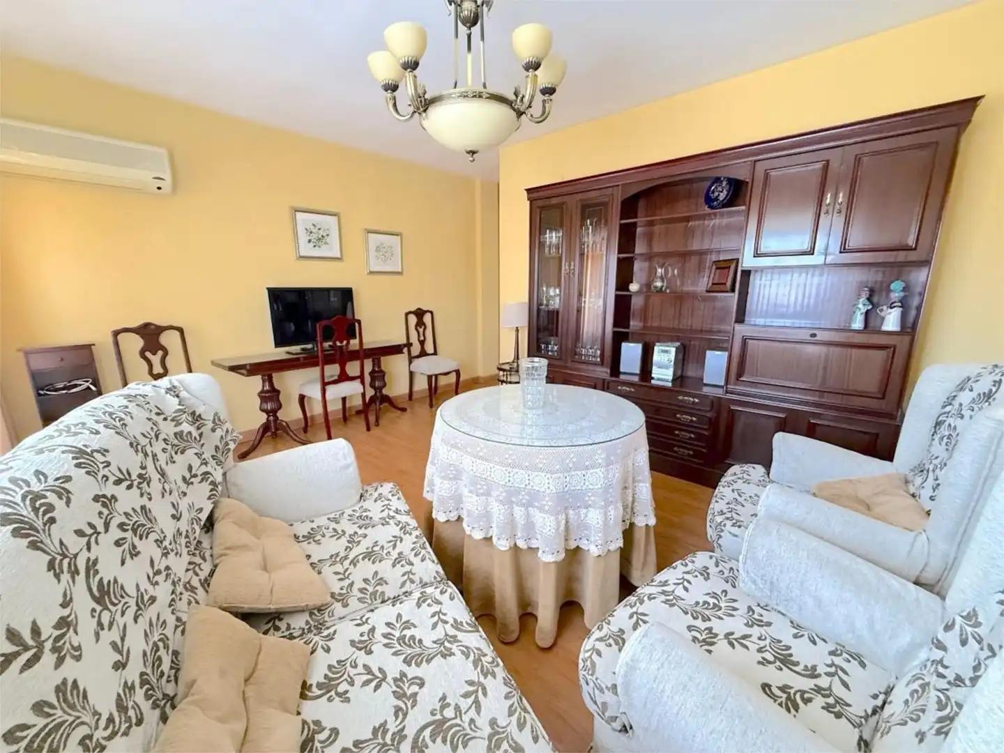 Sala d'estar de Pis de lloguer en Mérida amb Aire condicionat i Moblat