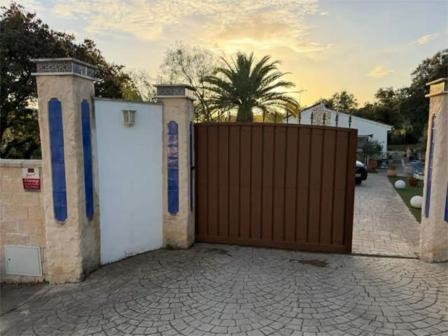 Vista exterior de Casa adosada en venda en  Córdoba Capital amb Calefacció, Jardí privat i Terrassa