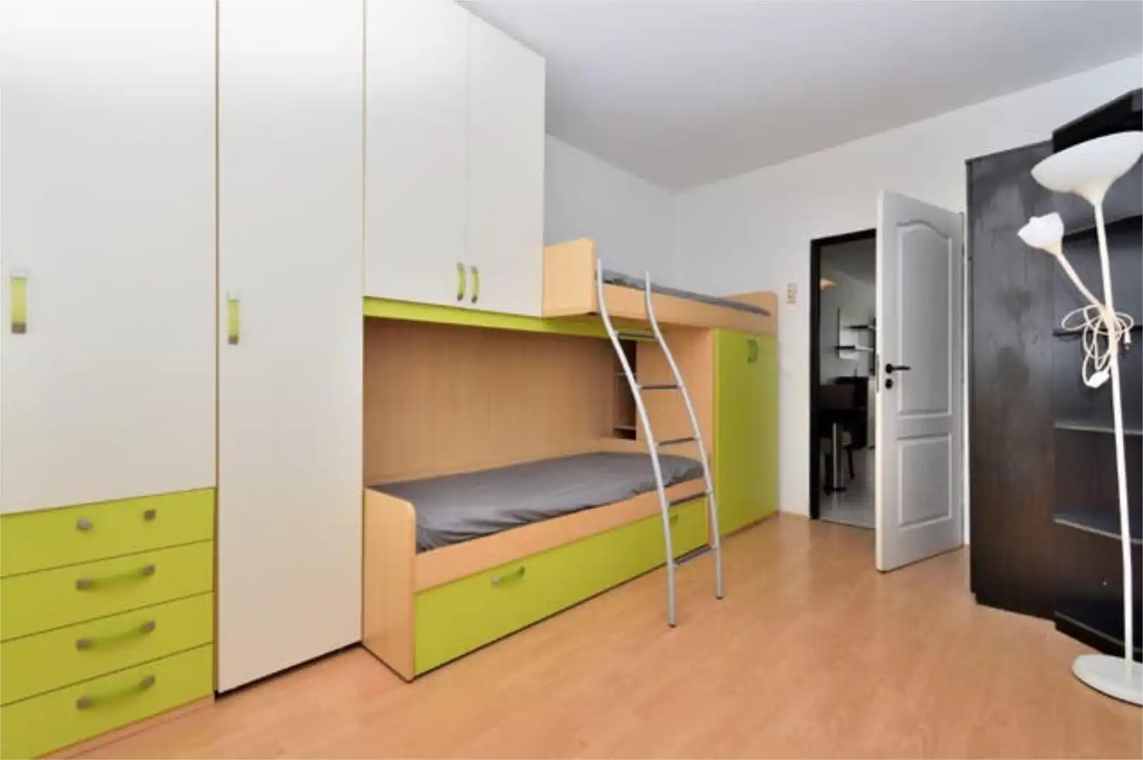 Apartamento en venta en Justicia - Chueca Habitación de Apartamento en venta en Madrid con Trastero y Amueblado