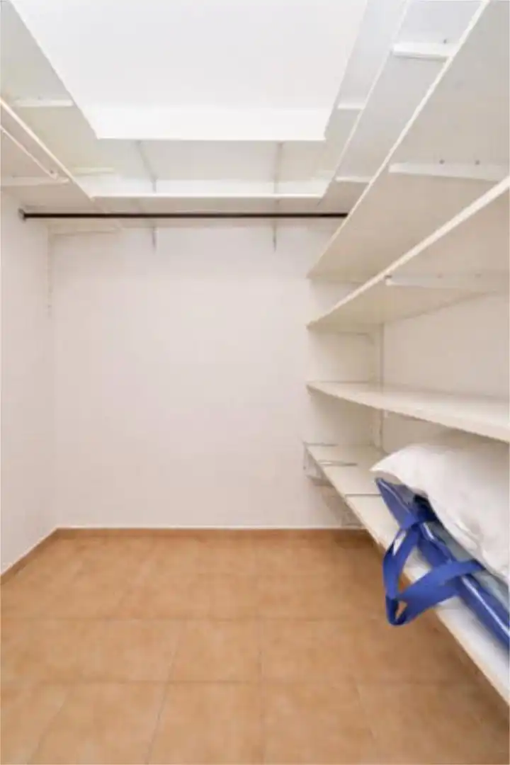 Apartamento en venta en Justicia - Chueca Habitación de Apartamento en venta en Madrid con Trastero y Amueblado
