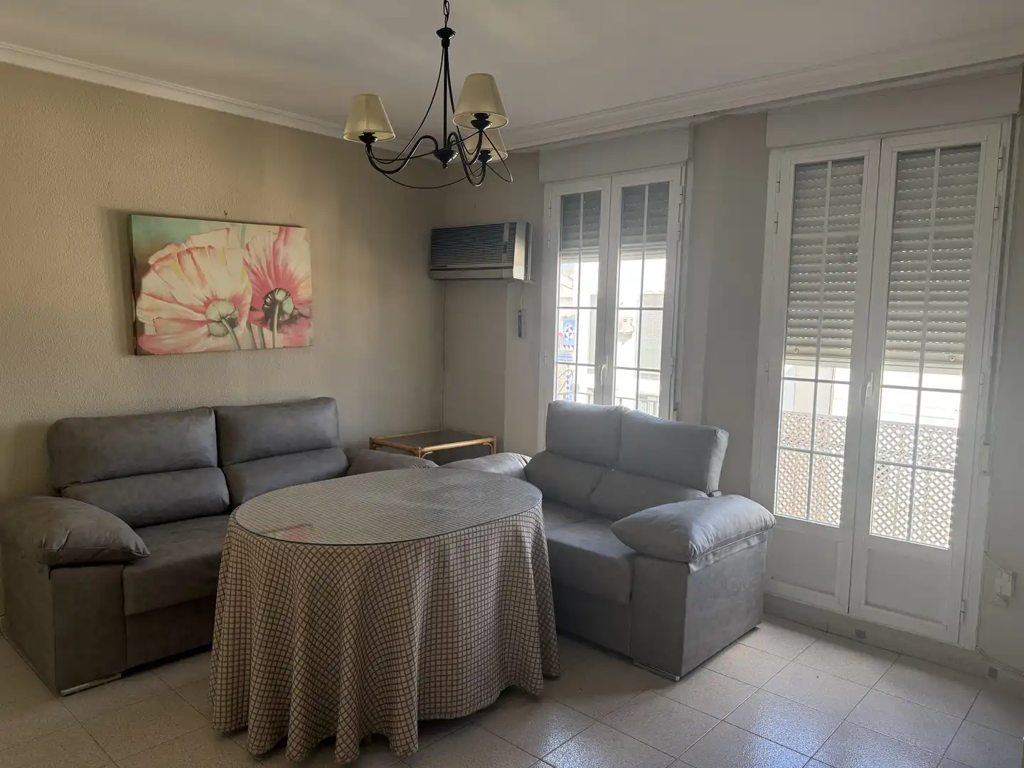 Flat for rent in Avenida Joaquín Costa, Casco Antiguo Living room of Flat for rent in Badajoz with Air Conditioner, Heating and Furnished