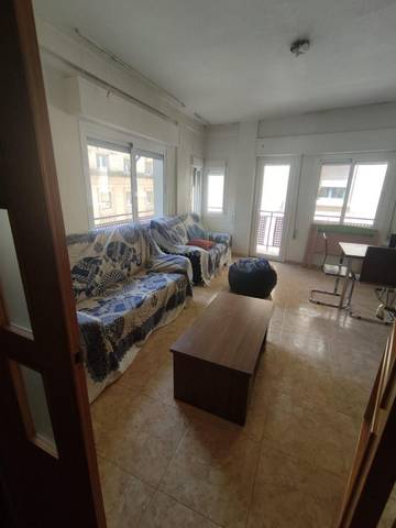 Piso en Alquiler en Calle Calderón de la Barca, 7 en Santa Catalina - San Bartolomé