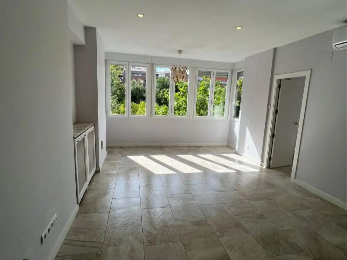 Flat for rent in Calle de Clara del Rey, 50, Prosperidad Living room of Flat for rent in Madrid Capital with Air Conditioner