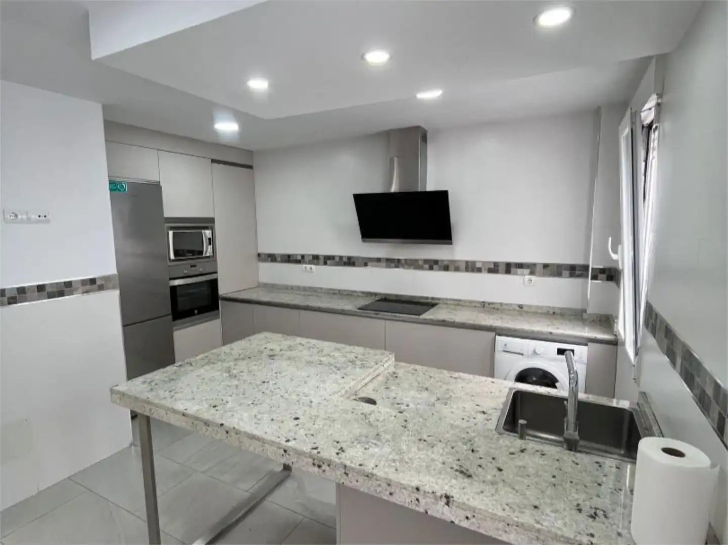 Piso de alquiler en Calle de Clara del Rey, 50, Prosperidad Cocina de Piso de alquiler en Madrid Capital con Aire acondicionado