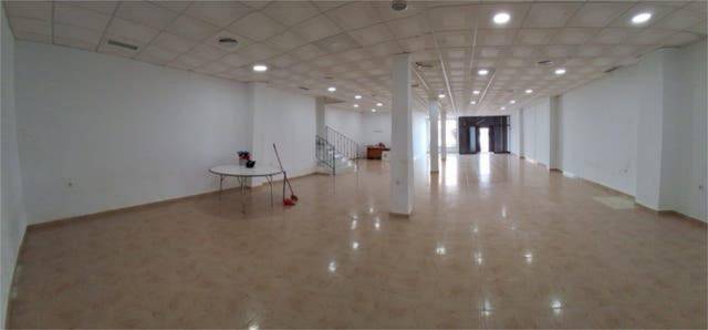 Local comercial en Alquiler en Pilas
