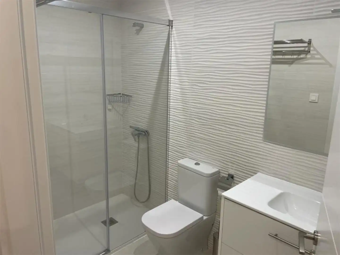 Piso de alquiler en Rua Da Gandara, Sarria Baño de Piso de alquiler en Sarria con Calefacción, Terraza y Trastero
