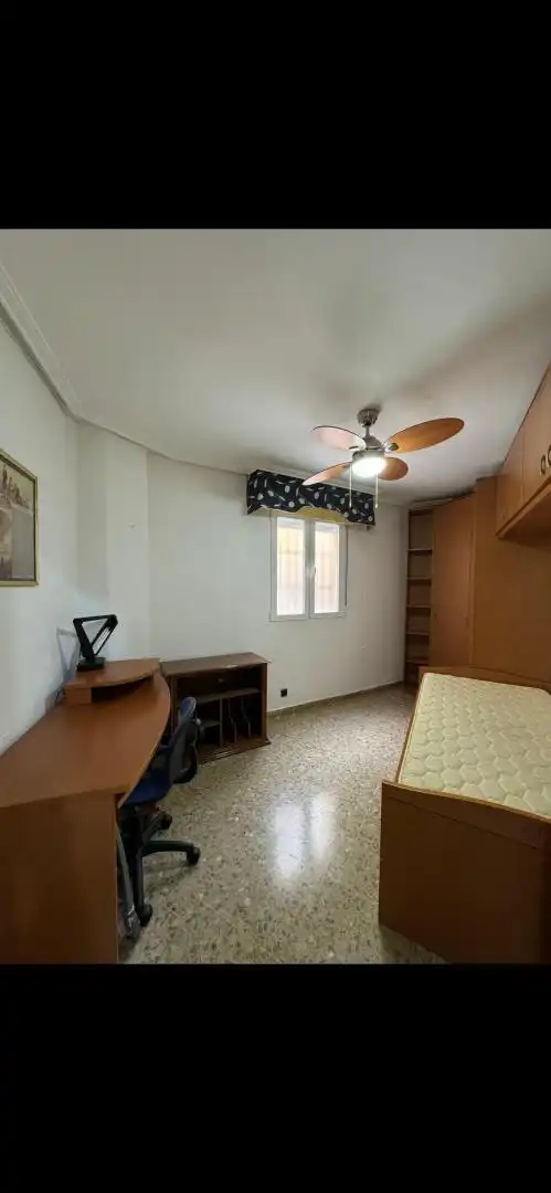 Habitació a Calle Martínez Molina, 27, Ctra. Circunvalación - La Magdalena Dormitori de Pis per a compartir en Jaén amb Aire condicionat, Traster i Moblat