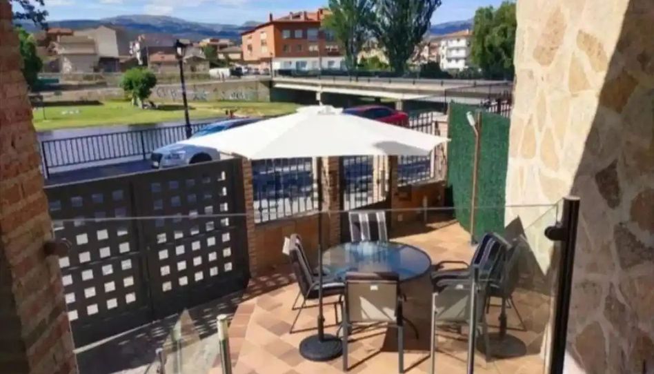 Houses for sale in Calle Puente Nuevo, 1, Navaluenga, Ávila - image 1 Photo 1 of Houses for sale in Calle Puente Nuevo, 1, Navaluenga, Ávila