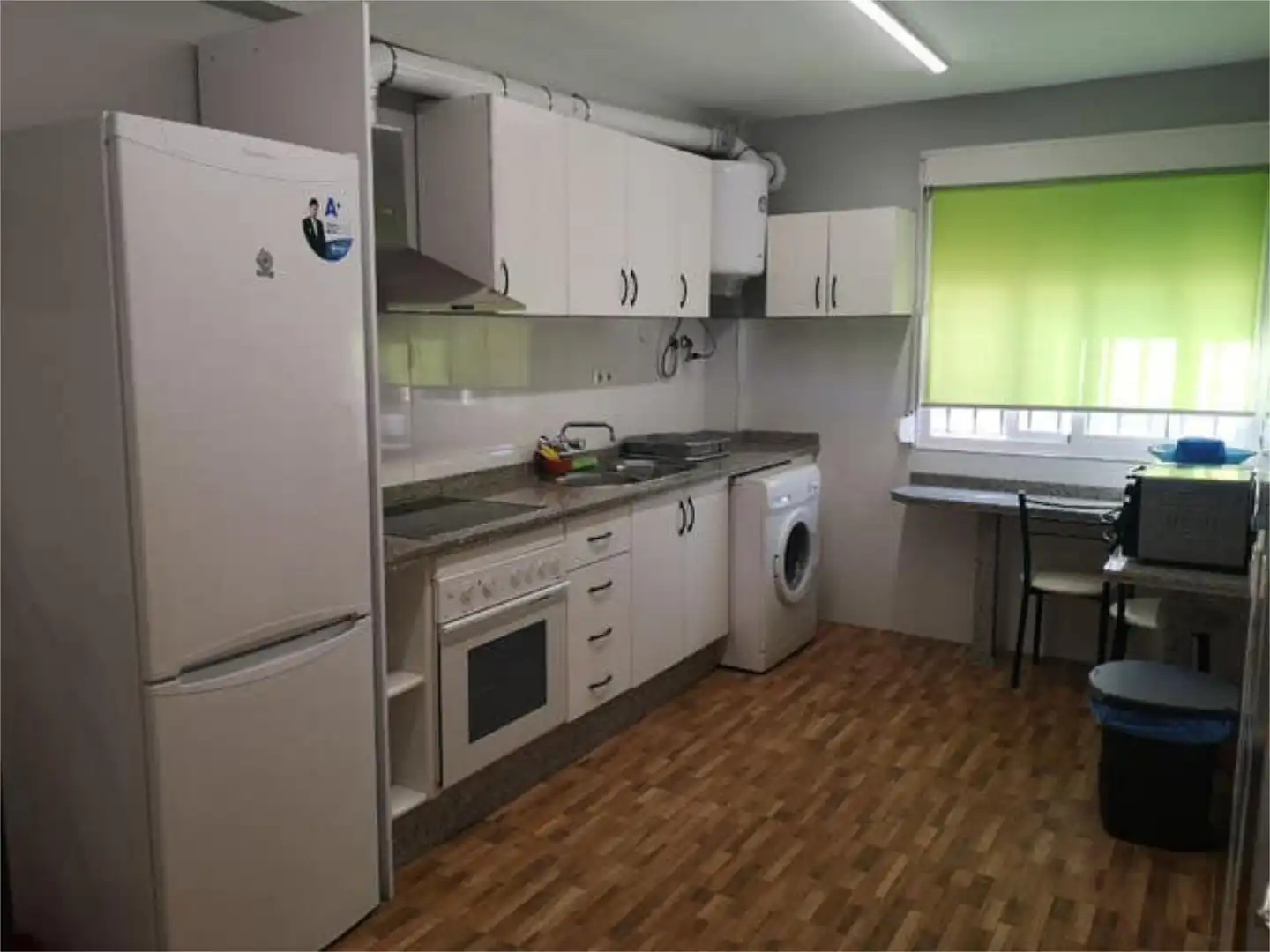 Piso de alquiler en Vista Alegre - Parque Cruz Conde Cocina de Piso de alquiler en Córdoba con Jardín privado y Amueblado