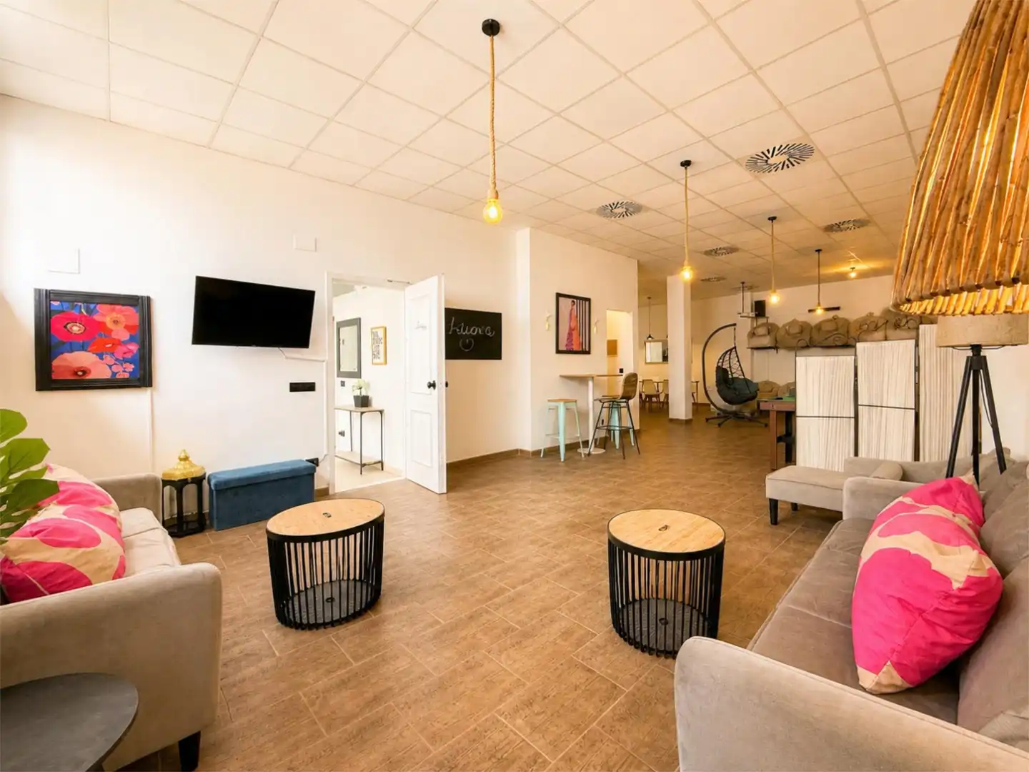 Room in Carrer de Don Quijote de la Mancha, 7, Benimàmet Living room of Flat for share in Valencia with Air Conditioner, Heating and Terrace