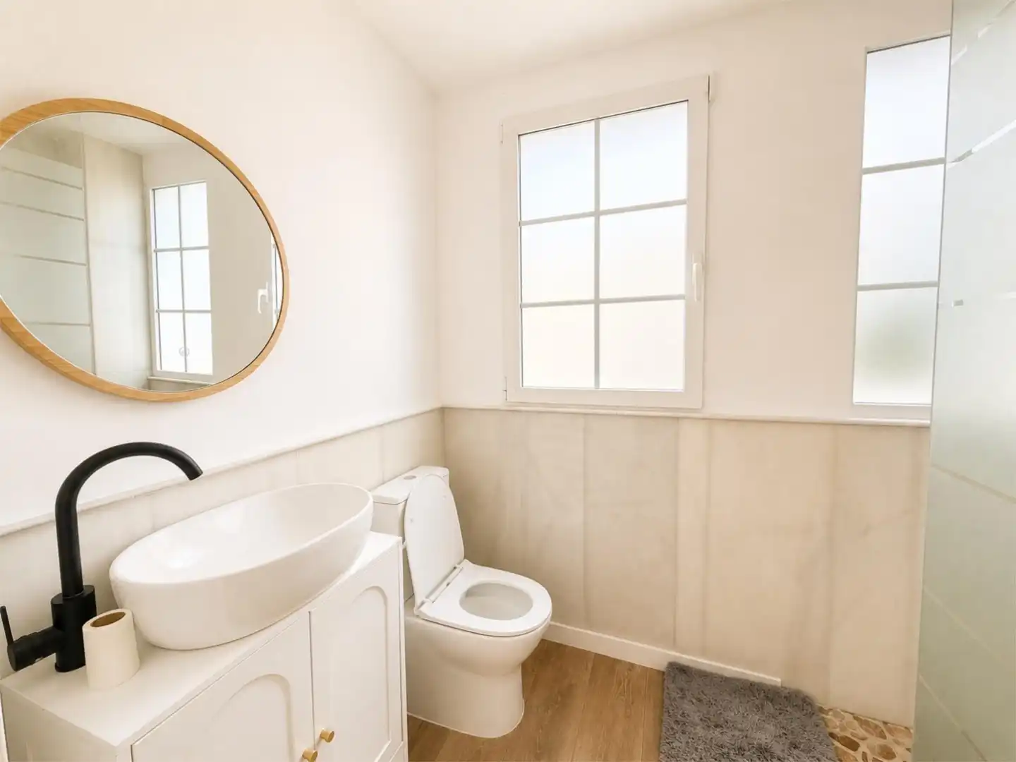 Room in Carrer de Don Quijote de la Mancha, 7, Benimàmet Bathroom of Flat for share in Valencia with Air Conditioner, Heating and Terrace
