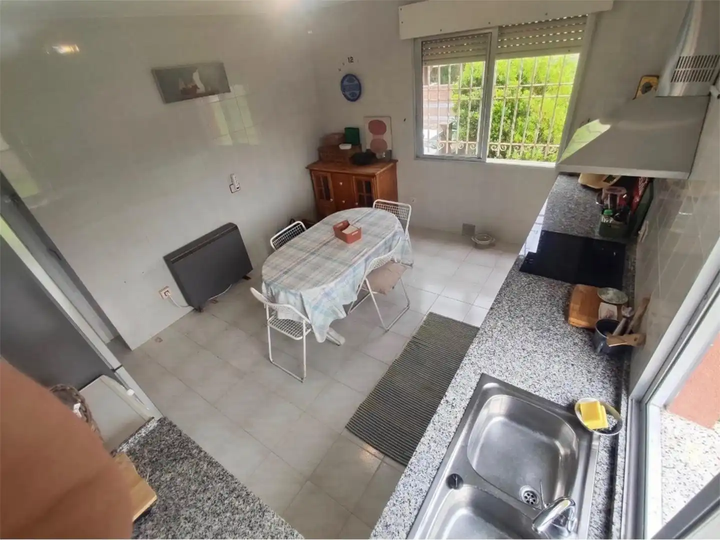 Habitació a Porta do Sol, 28, O Burgo - Campus Universitario Cuina de Casa o xalet per a compartir en Pontevedra Capital amb Calefacció, Jardí privat i Terrassa