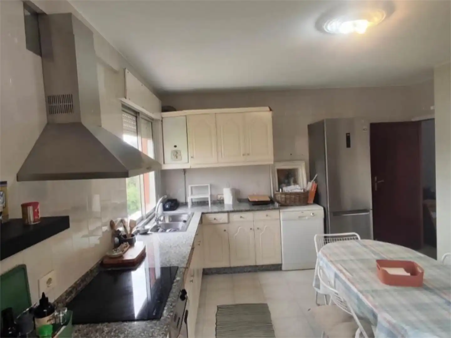 Habitació a Porta do Sol, 28, O Burgo - Campus Universitario Cuina de Casa o xalet per a compartir en Pontevedra Capital amb Calefacció, Jardí privat i Terrassa