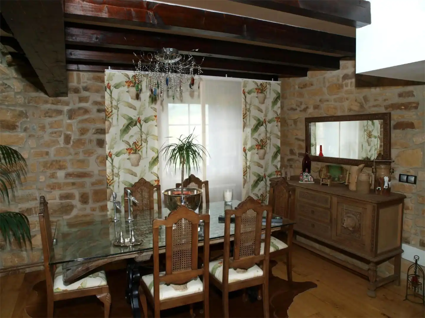 Comedor de Casa adosada en venta en Arenas de Iguña con Calefacción, Jardín privado y Parquet