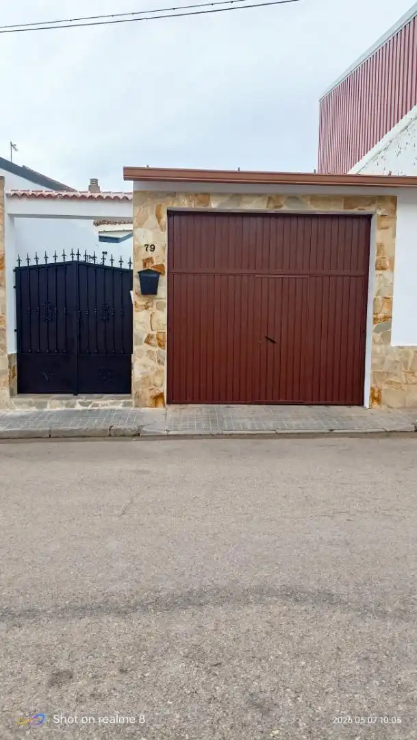 Casa o xalet en venda a Calle San José, 79, Las Pedroñeras Vista exterior de Casa o xalet en venda en Las Pedroñeras amb Jardí privat, Terrassa i Traster