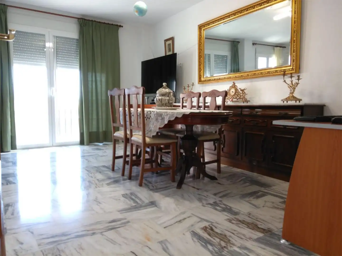 Casa o xalet en venda a Paseo del Prado, 1, Fuente Vaqueros Menjador de Casa o xalet en venda en Fuente Vaqueros amb Aire condicionat, Terrassa i Traster