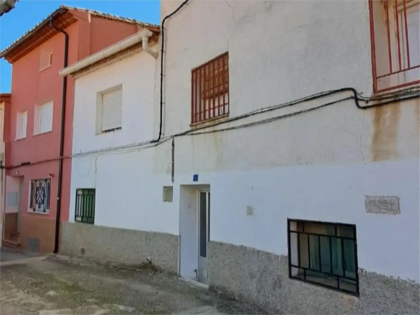 Vista exterior de Casa adosada en venta en Martín del Río con Amueblado