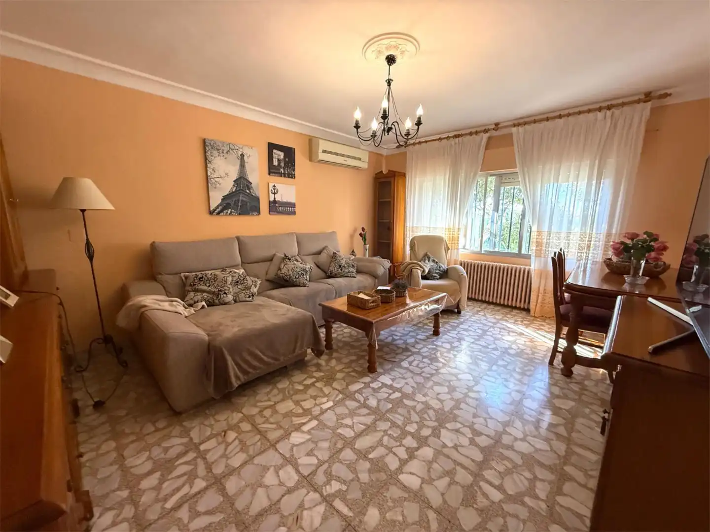 Casa o xalet en venda a Urbanización el Romeral, 1, El Mirador - Grillero Sala d'estar de Casa o xalet en venda en Arganda del Rey amb Aire condicionat, Terrassa i Piscina