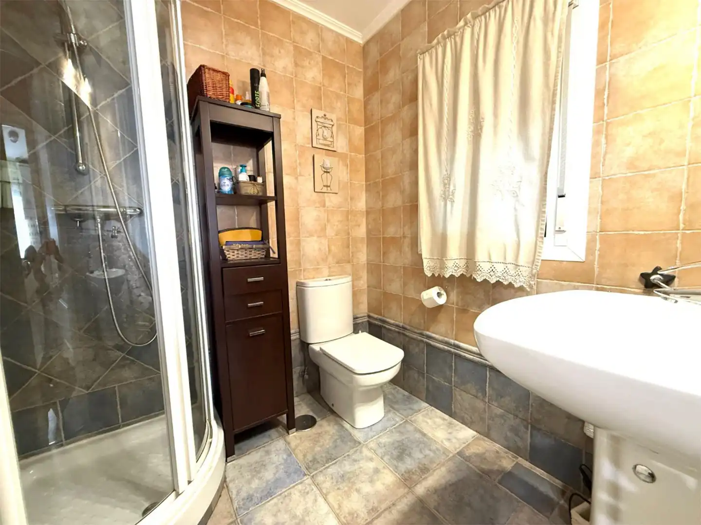 Casa o xalet en venda a Urbanización el Romeral, 1, El Mirador - Grillero Bany de Casa o xalet en venda en Arganda del Rey amb Aire condicionat, Terrassa i Piscina