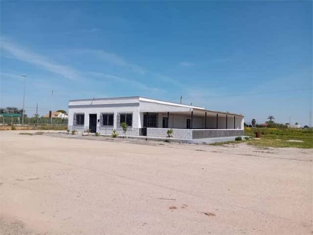 Local comercial en Alquiler en La Puebla