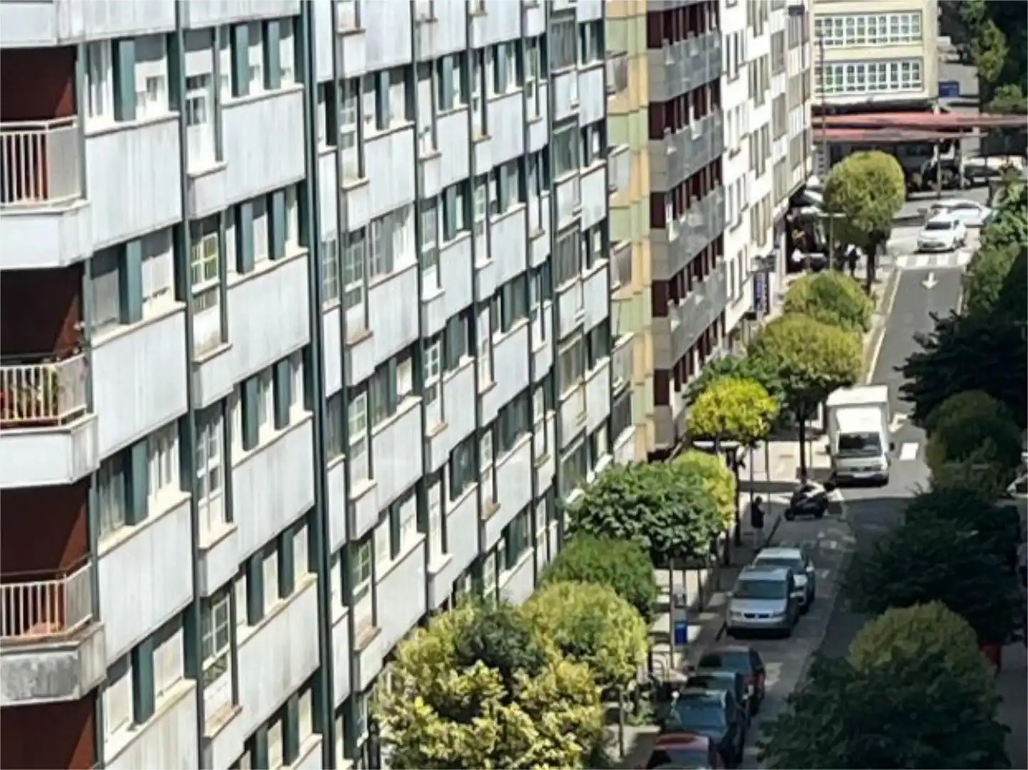 Vista exterior de Piso para compartir en Santiago de Compostela  con Calefacción, Parquet y Terraza