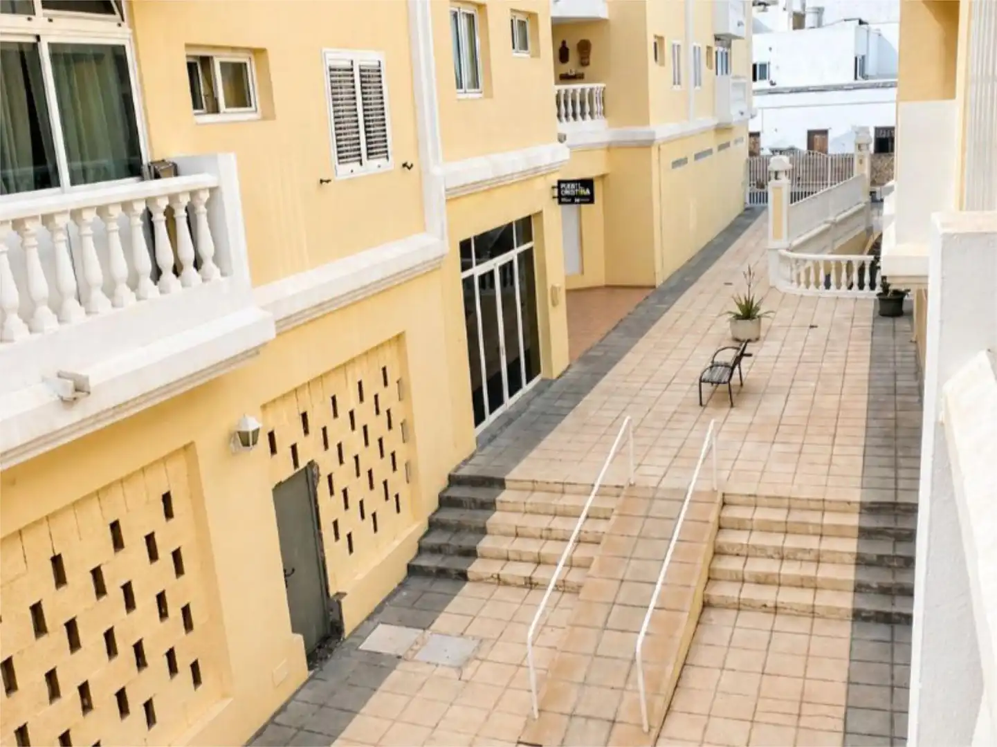 Pis en venda a Calle Góngora, 20, Centro - La Vega Alta Vista exterior de Pis en venda en Arrecife amb Aire condicionat, Terrassa i Moblat