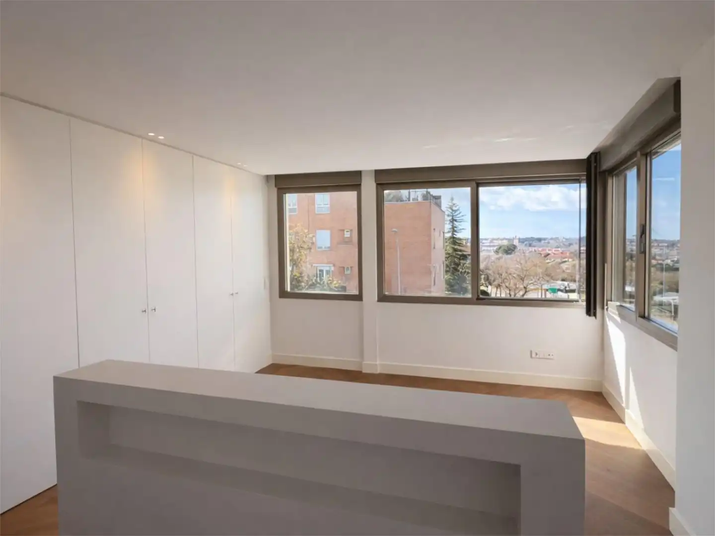 Bedroom of Houses for sale in  Madrid Capital  with Air Conditioner, Terrace and Swimming Pool