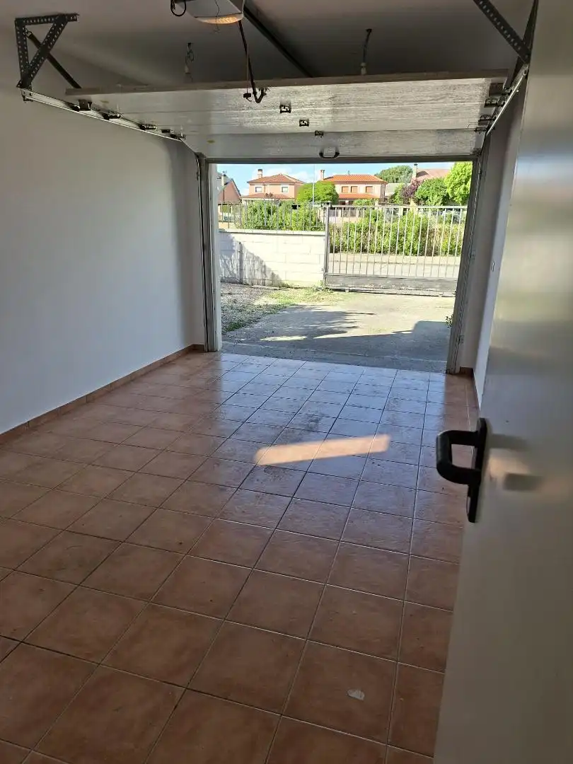 Casa o xalet en venda a Calle Escudillas, 25, Boecillo Sala d'estar de Casa o xalet en venda en Boecillo