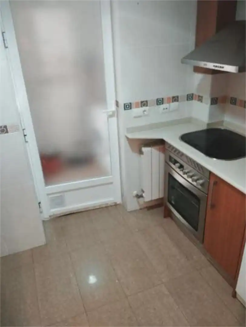 Apartamento en venta en Parque Sur Cocina de Apartamento en venta en Albacete con Terraza y Amueblado