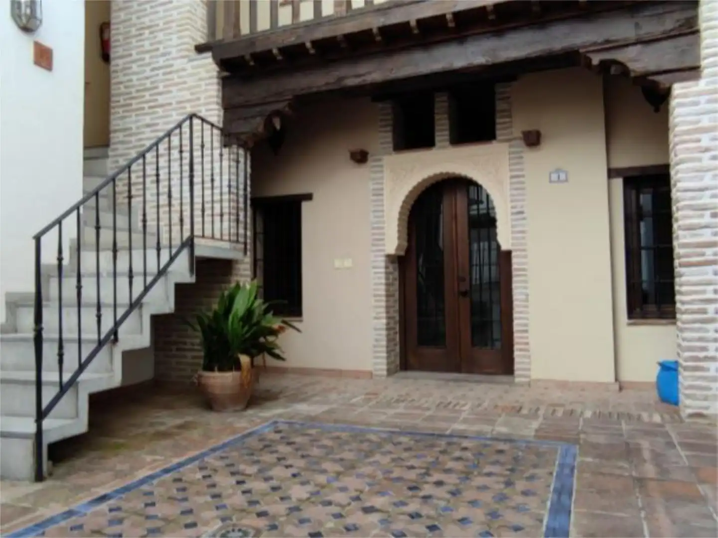 Apartamento de alquiler en  Granada Capital con Terraza y Balcón