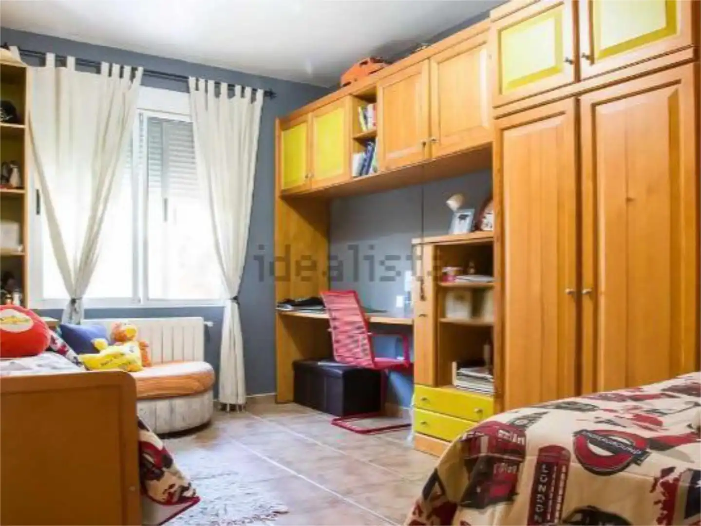 Dormitori de Casa o xalet en venda en Castellar de Santiago amb Aire condicionat, Calefacció i Jardí privat